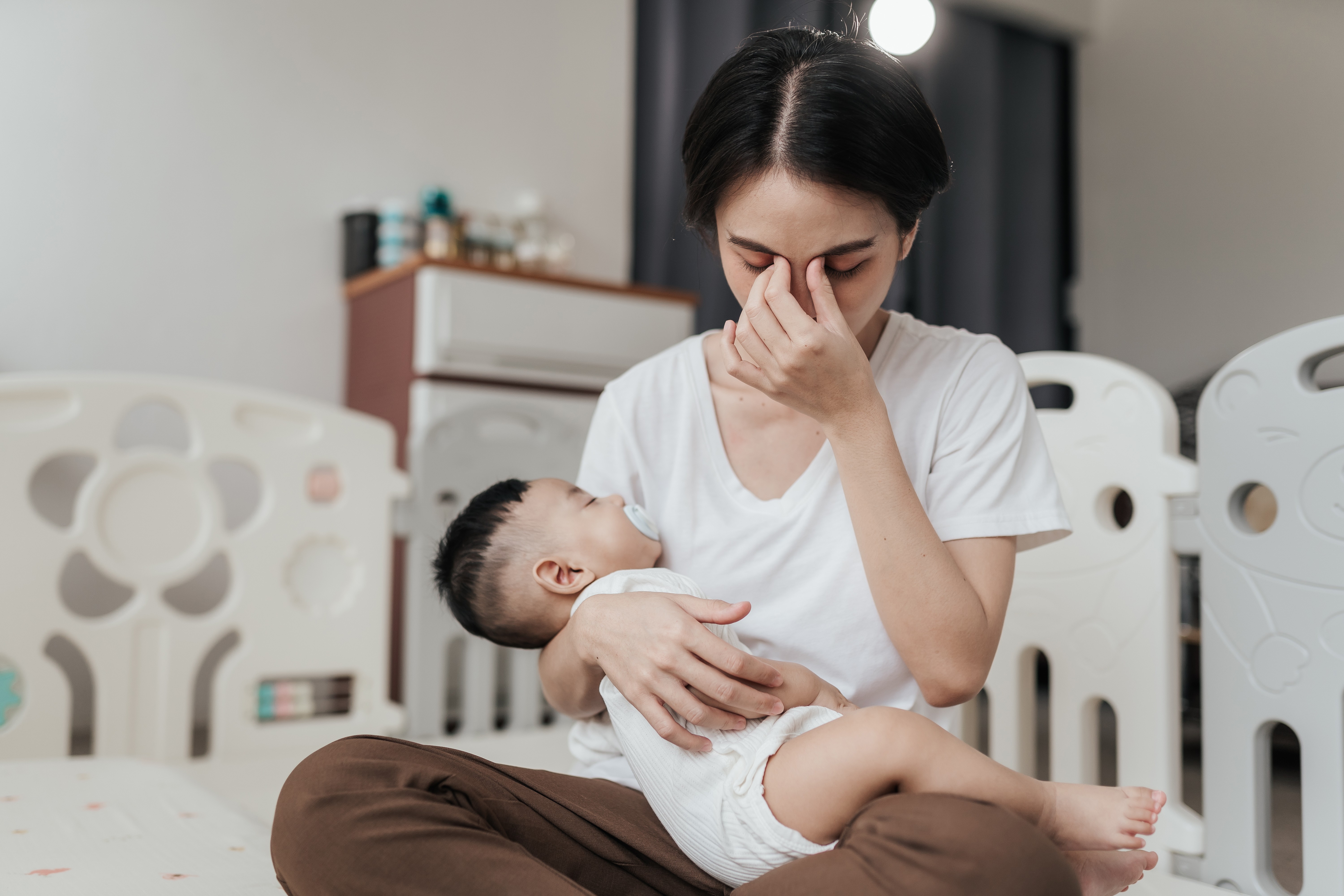 D-MER, menyusui mellow, perasaan negatif saat menyusui, cara atasi D-MER, Bunda, si Kecil